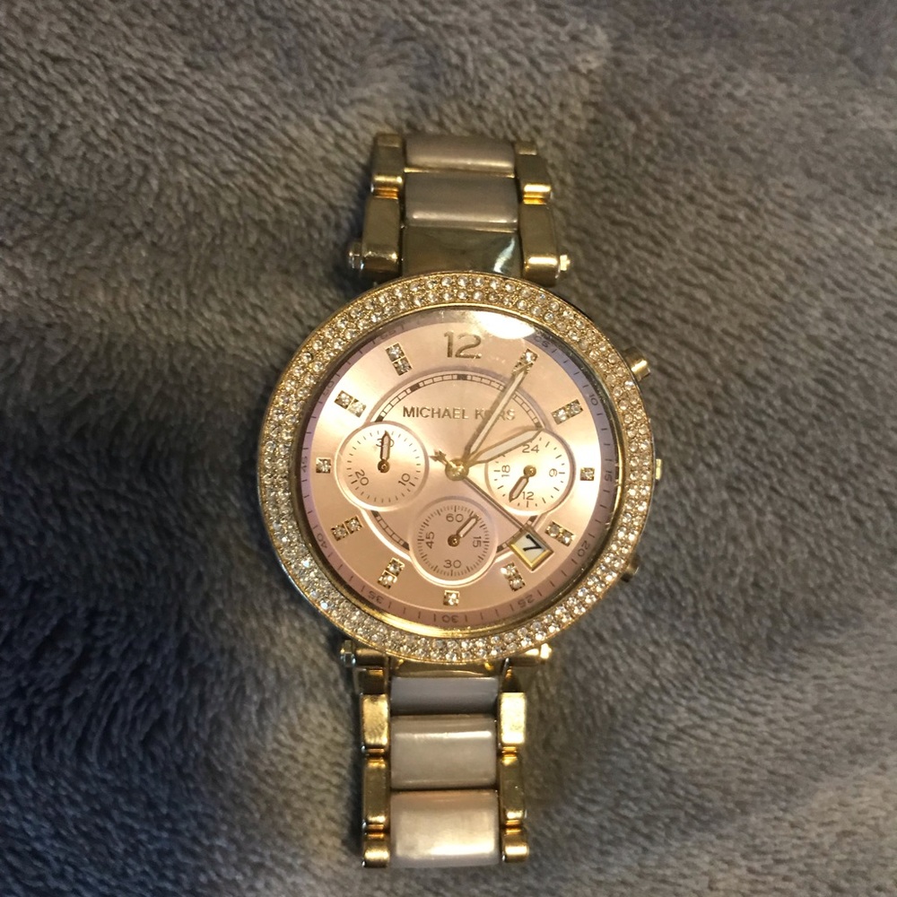 Michael kors pink watch